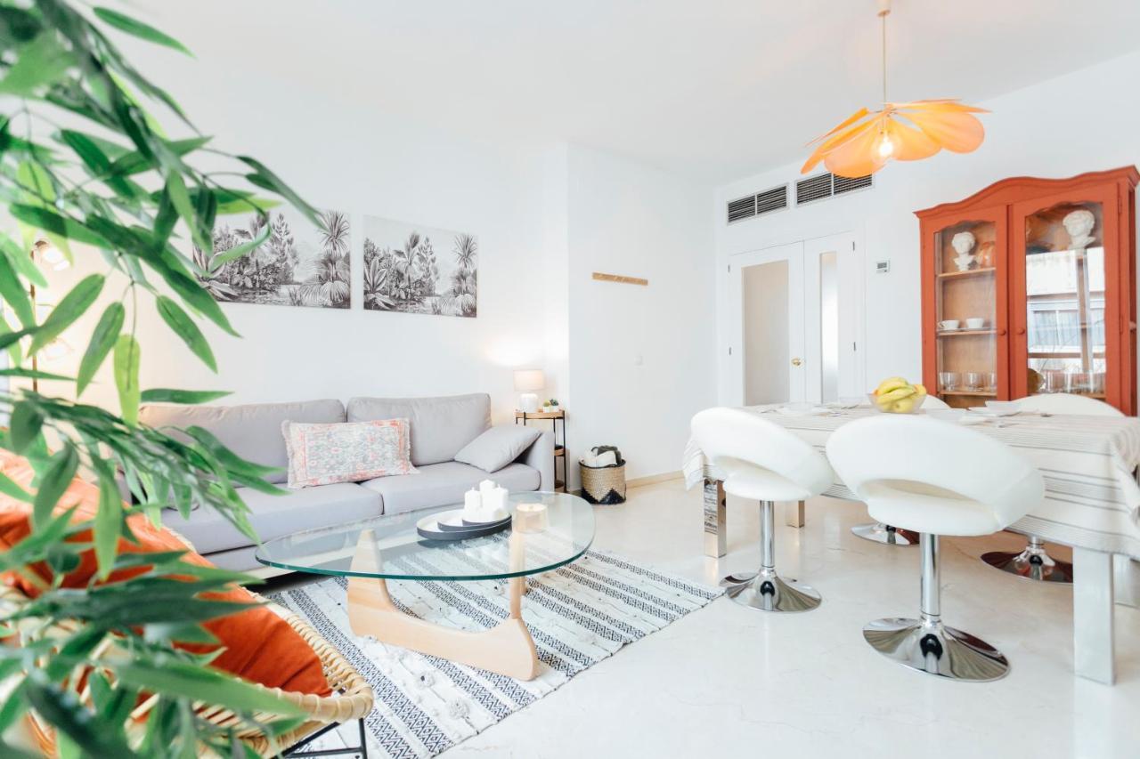 Reformed And Bright- 2bdr 1bth- Nervion Apartment