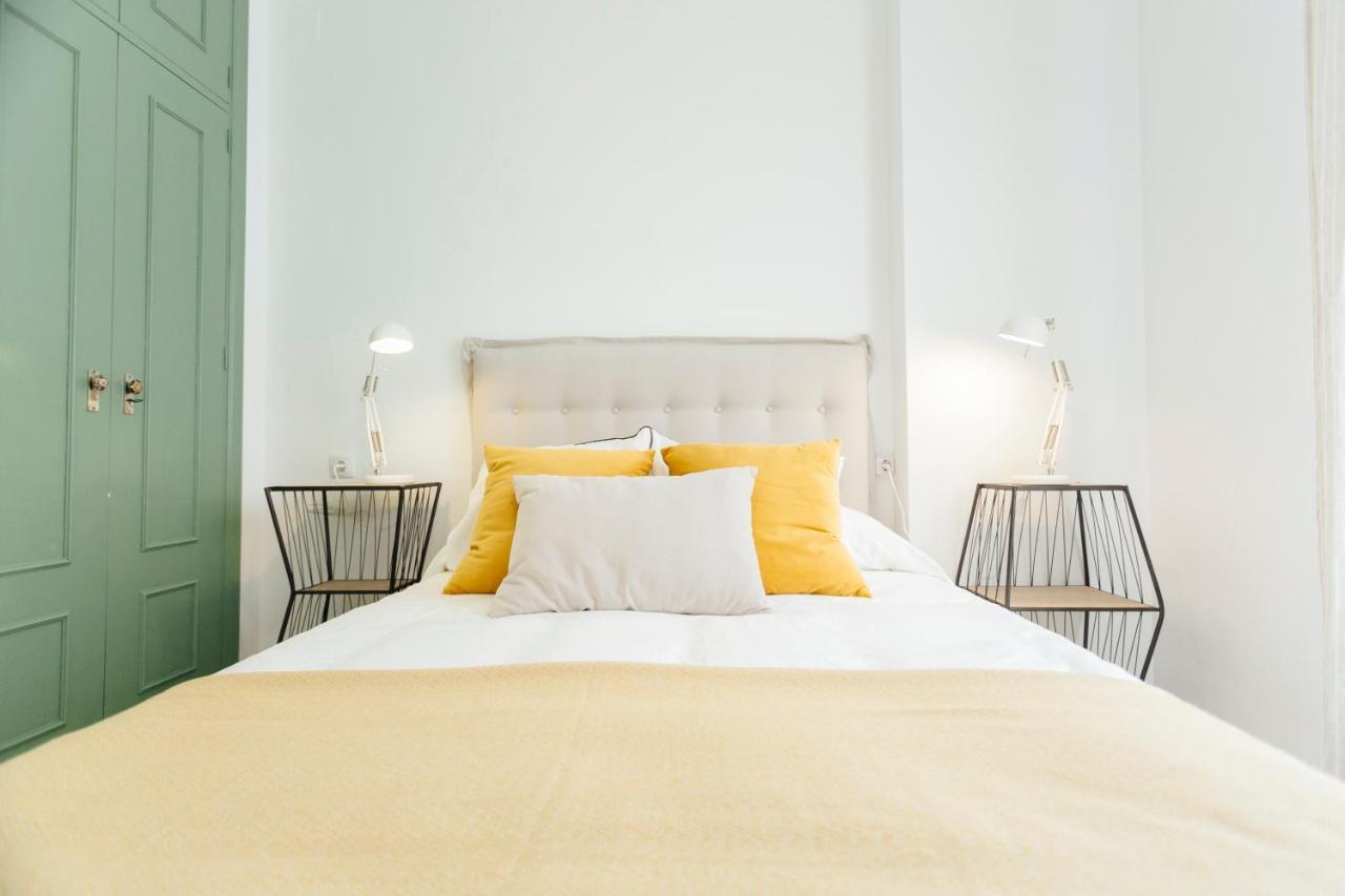 Reformed And Bright- 2bdr 1bth- Nervion Apartment *